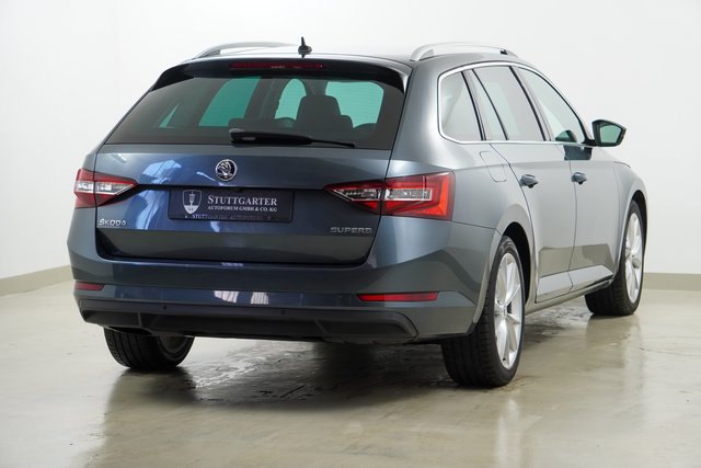 Skoda Superb Combi Style Navi Kamera LED - bilder 6
