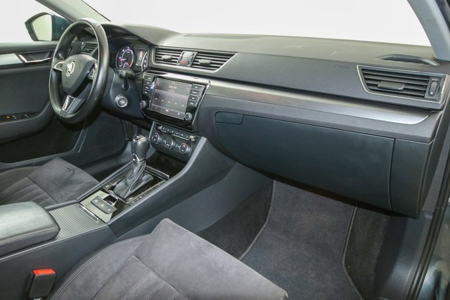 Skoda Superb Combi Style Navi Kamera LED - bilder 8