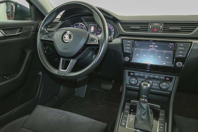 Skoda Superb Combi Style Navi Kamera LED - bilder 9