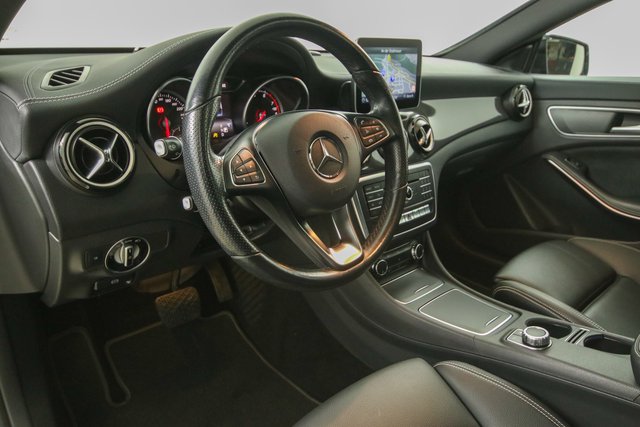 Mercedes-Benz CLA 200 7G AMG Line Leder Pano LED Kamera - bilder 7