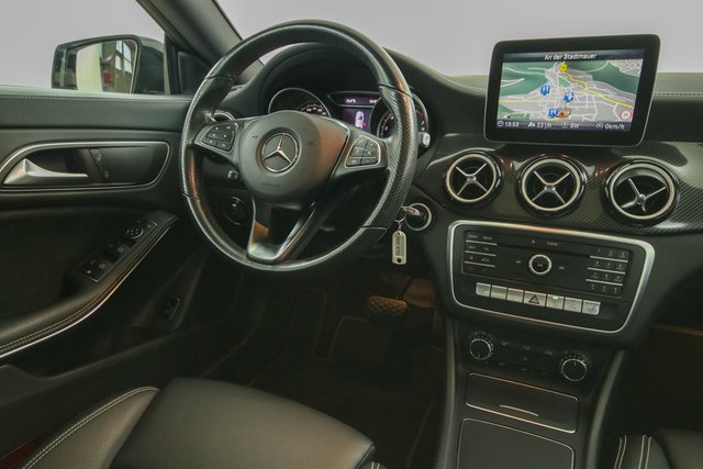 Mercedes-Benz CLA 200 7G AMG Line Leder Pano LED Kamera - bilder 9