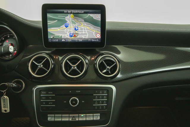 Mercedes-Benz CLA 200 7G AMG Line Leder Pano LED Kamera - bilder 10