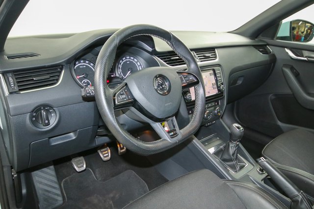 Skoda Octavia Combi RS - photo 7