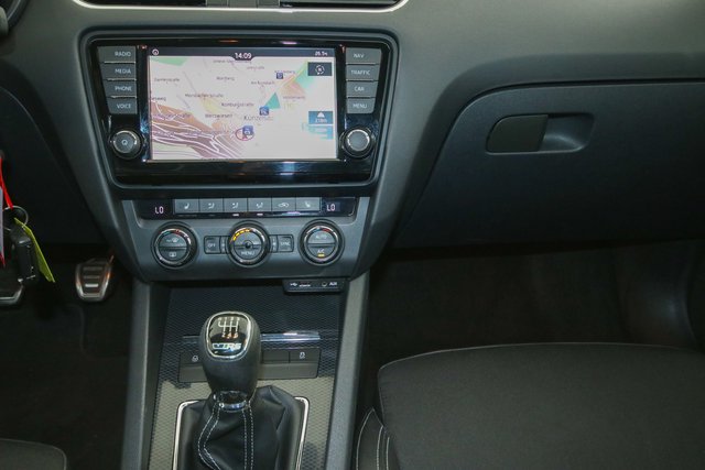 Skoda Octavia Combi RS - photo 10