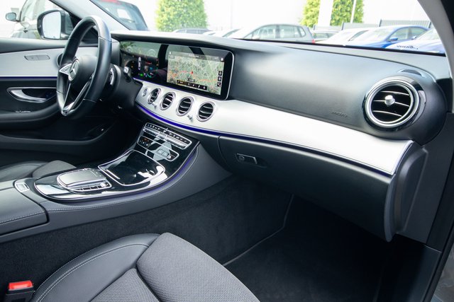 Mercedes-Benz E 300 e Avantgarde Kamera MBUX DAB Teilleder - photo 8