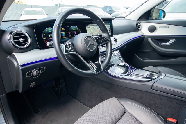 Mercedes-Benz E 300 e Avantgarde Kamera MBUX DAB Teilleder - photo 7