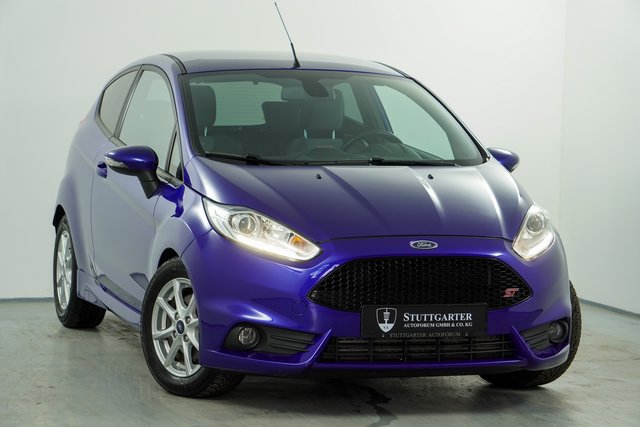 Ford Fiesta ST PDC Sony Recaro - foto 1
