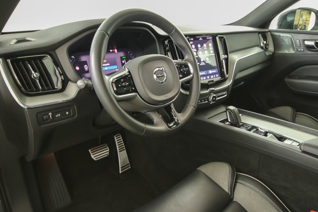 Volvo XC60 R Design Plus Dark Recharge Plug-I AWD ACC - bilder 7