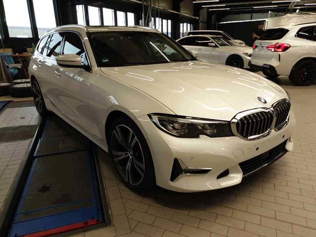 BMW 320 d xDrive Luxury Line Leder Pano Kamera ACC - photo 1