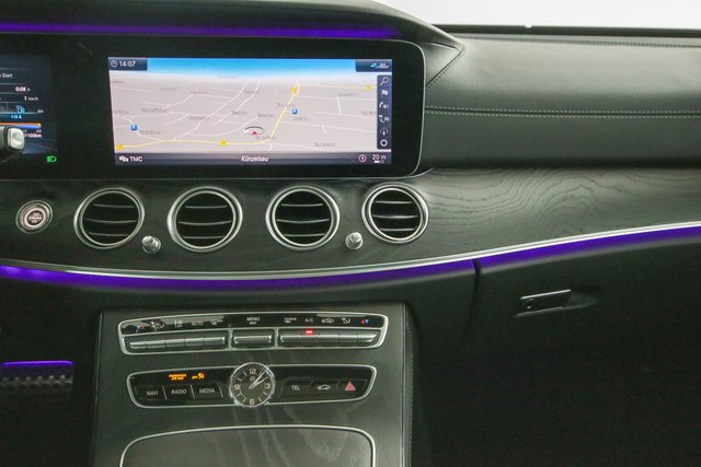 Mercedes-Benz E 350 d AMG Line 360K Distr AHK Memory - foto 10