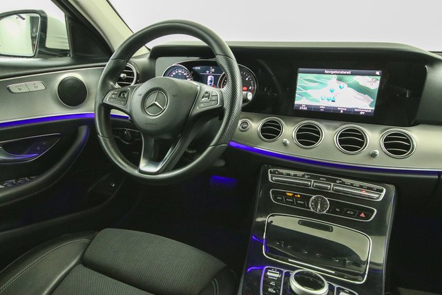 Mercedes-Benz E 220 d 9G Avantgarde Navi Kamera - bilder 9