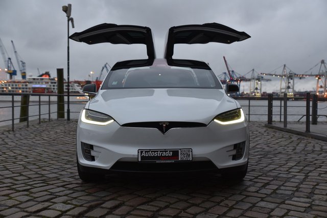 Tesla X90D Gebrauchtwagen Kaufen | EZ 06/2017 | Preis 69.900 €