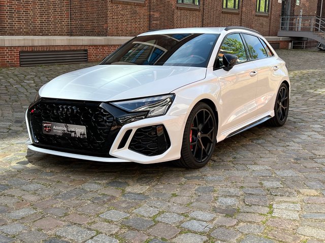 Audi RS3 Sportback 2.5 TFSI quattro Dynamik-Paket plus Gebrauchtwagen Kaufen | EZ 05/2022 | Preis 83.900 €