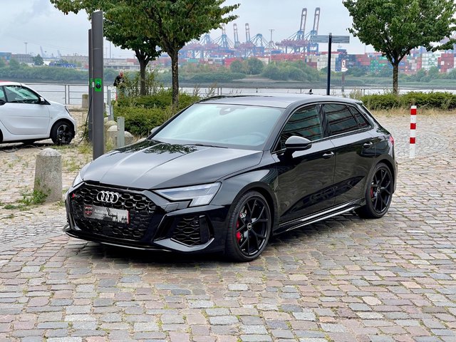 Audi RS3 Sportback 2.5 TFSI quattro Panoramadach MATRIX LED Gebrauchtwagen Kaufen | EZ 03/2022 | Preis 75.900 €