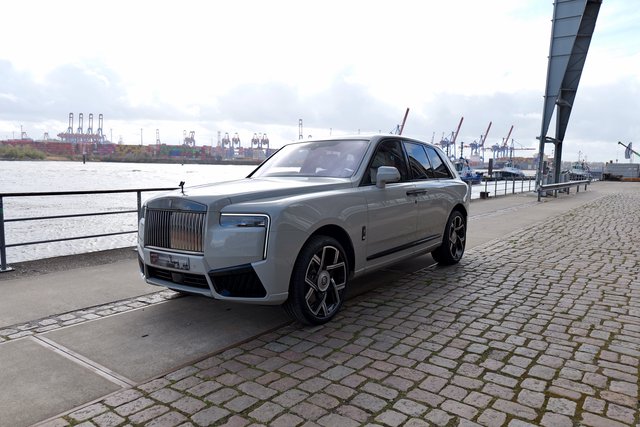 Rolls-Royce Cullian Black Badge 4 Seats I Starlight I TV I Massage Seats Gebrauchtwagen Kaufen | EZ 03/2026 | Preis 624.900 €