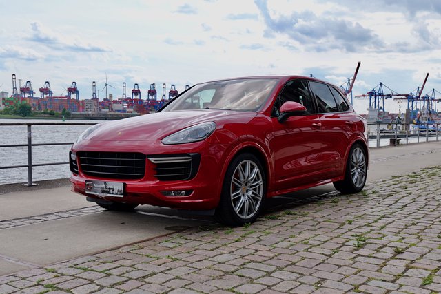 Porsche Cayenne GTS Soft Close Panorama Adaptive Sportsitze Gebrauchtwagen Kaufen | EZ 12/2016 | Preis 38.900 €
