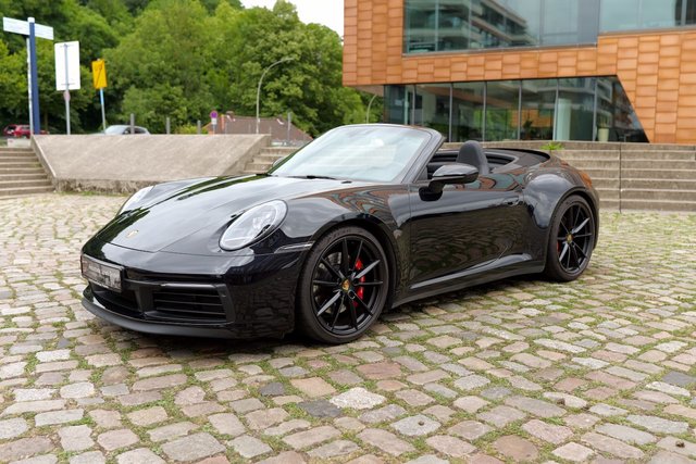 Porsche 992 Carrera 4S Cabriolet Lift System Sportabgasanlage Used vehicle for sale | First registration 06/2021 | Price 127.900 €