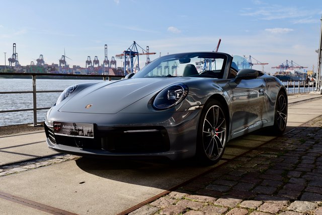 Porsche 992 Carrera 4 S Cabriolet Sport-Chrono Used vehicle for sale | First registration 01/2024 | Price 154.911 €