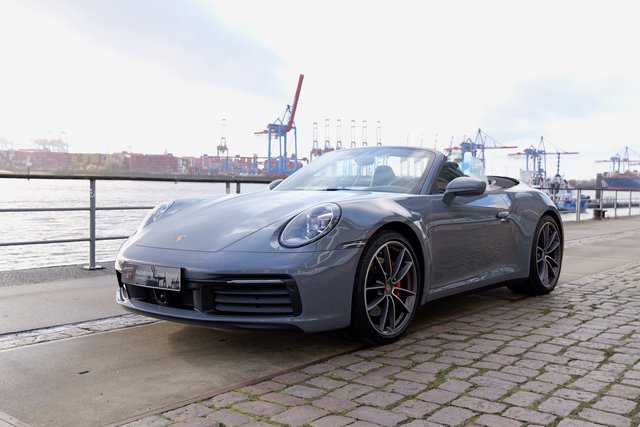 Porsche 992 Carrera 4 S Cabriolet Sport-Chrono Gebrauchtwagen Kaufen | EZ 01/2024 | Preis 154.911 €