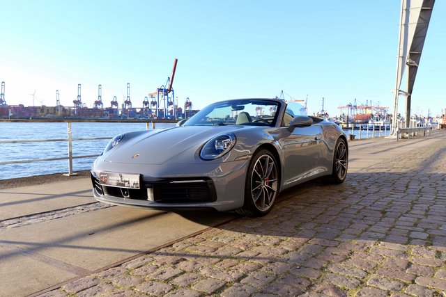Porsche 992 Carrera 4S Cabriolet Sport-Chrono Gebrauchtwagen Kaufen | EZ 01/2024 | Preis 154.911 €