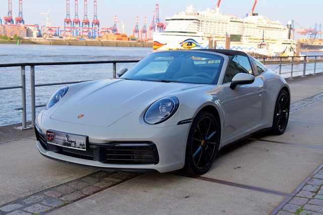 Porsche 992 4S Targa Sport-Auspuffanlage Vierradlenkung Gebrauchtwagen Kaufen | EZ 07/2021 | Preis 157.500 €