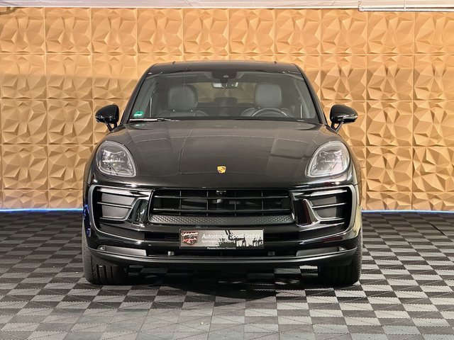 Porsche Macan Sportabgasanlage Surround View Used vehicle for sale | First registration 02/2023 | Price 84.900 €