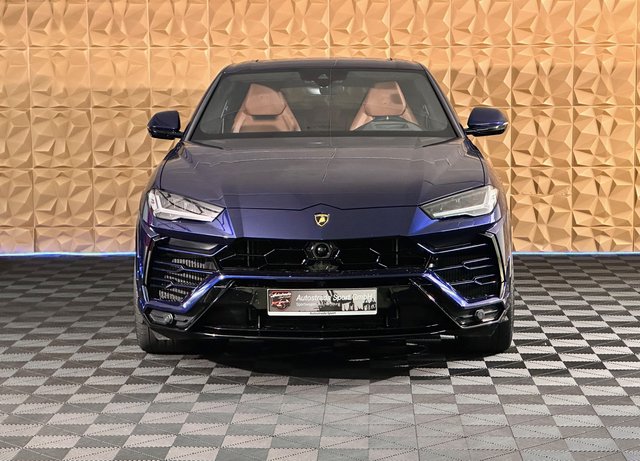Lamborghini URUS Carbon Paket Panoramaschiebedach B&O Gebrauchtwagen Kaufen | EZ 04/2021 | Preis 260.000 €