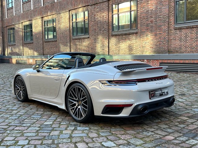 Porsche 992 Turbo Cabrio Kreide Lift System BURMESTER Gebrauchtwagen Kaufen | EZ 01/2023 | Preis 254.900 €