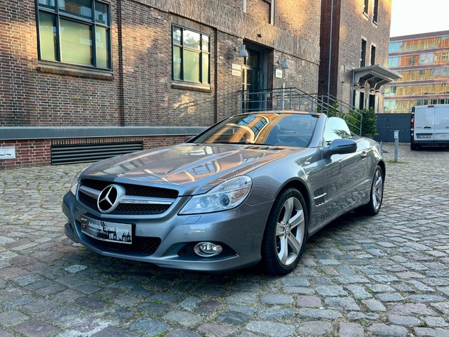 Mercedes-Benz SL 500 Aus erster Hand Original 18.000 km Used vehicle for sale | First registration 10/2010 | Price 49.900 €