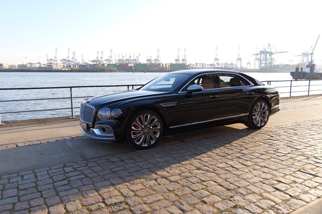 Bentley Flying Spur W12 Mullinier Gebrauchtwagen Kaufen | EZ 05/2023 | Preis 232.900 €