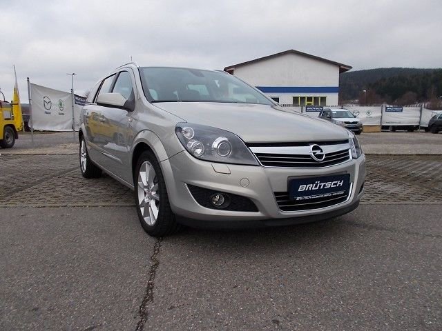 Opel Astra Caravan 1.8 Innovation BI-XENON/PANORAMADA - bilder 1