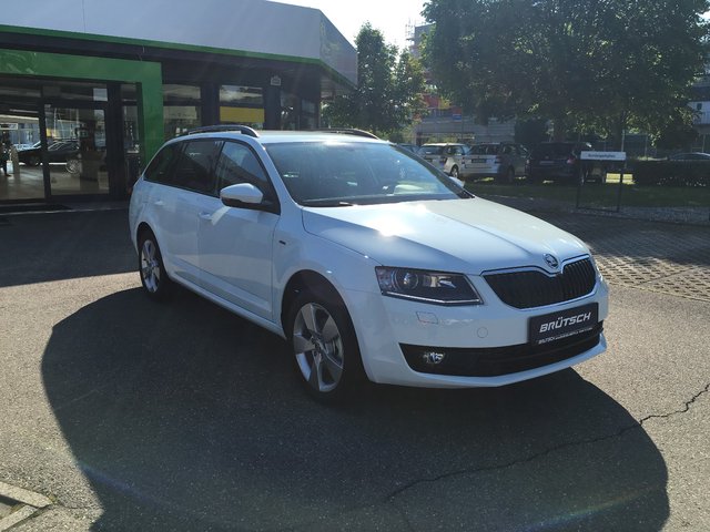 Foto №1 Skoda Octavia Combi Gebrauchtwagen Kaufen bei Autohaus Brütsch GmbH
