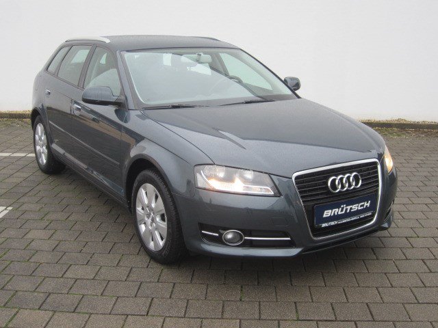 Audi A3 Sportback 1.6 Attraction KLIMA / ALU - foto 1