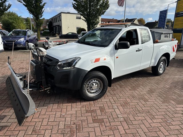 Isuzu D-Max Single Cab 4WD Winterdienst Fadenschreiber, Hilltip Schneeschild, Salzstreuer Gebrauchtwagen Kaufen | EZ 10/2017 | Preis 33.900 €