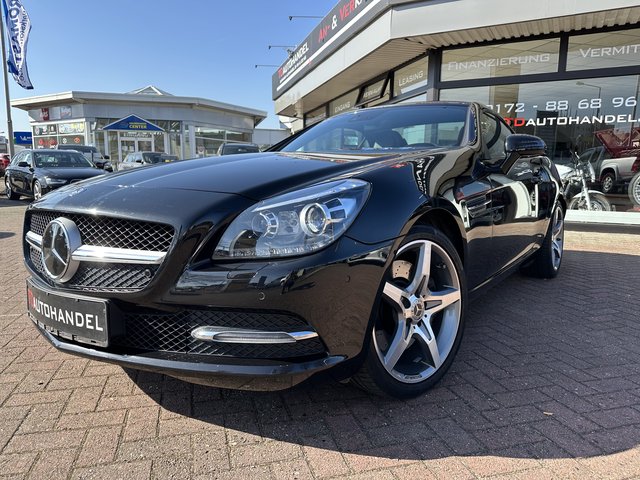 Mercedes-Benz SLK 200 BlueEfficiency LED Distronic Plus Apple CarPlay Sport-Fahrwerk Gebrauchtwagen Kaufen | EZ 01/2015 | Preis 21.900 €
