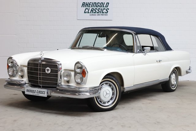1970 Mercedes-Benz 280 SE weiß (050), blaues Verdeck, blaues Leder - photo 1