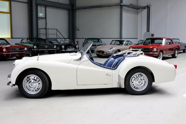 1959 Triumph TR3A aus Kalifornien und aus Erstbesitz Leder neu, Lackierung fast neu - photo 5