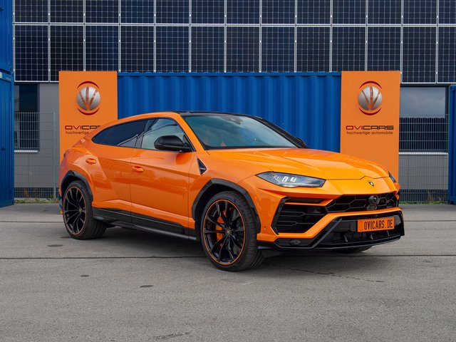 Lamborghini Urus Pearl Capsule MY22+ElectricSeat+Pano New vehicle for sale | First registration 