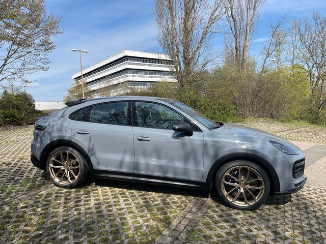Porsche Cayenne Turbo GT ArcticGrey+PCCB+PDLSplus+MY23 New vehicle for sale | First registration 