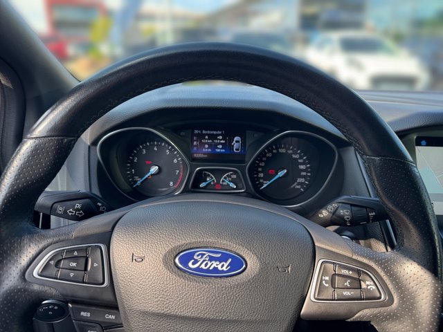 Ford Focus ST-Line +neuer Zahnriemen+Bi-Xenon+Tempomat+Winterpaket - foto 7
