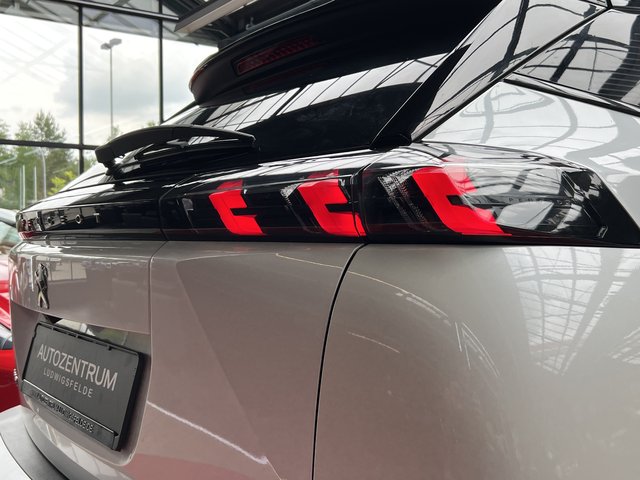 Peugeot 2008 GT FOCAL / LED / ACC / NAVI / Keyless / - foto 8