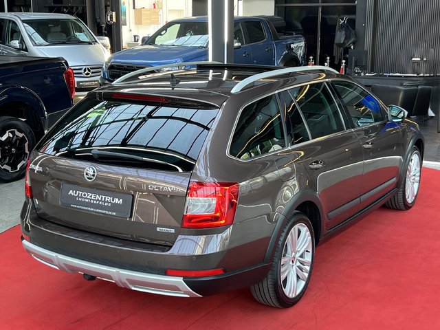 Skoda Octavia Combi Scout 4x4 XENON / PDC / LED / - foto 10