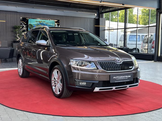 Skoda Octavia Combi Scout 4x4 XENON / PDC / LED / - foto 3