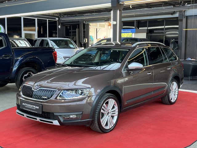 Skoda Octavia Combi Scout 4x4 XENON / PDC / LED / - foto 4