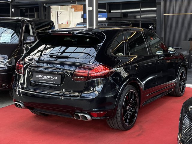 Porsche Cayenne S Turbo Manufaktur Volllederausstattung/PANO/BOSE/AHK/CARBON Porsche - bilder 8