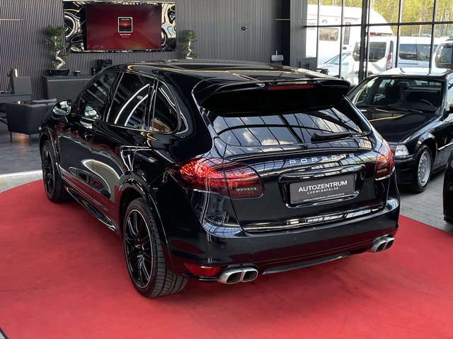 Porsche Cayenne S Turbo Manufaktur Volllederausstattung/PANO/BOSE/AHK/CARBON Porsche - bilder 7