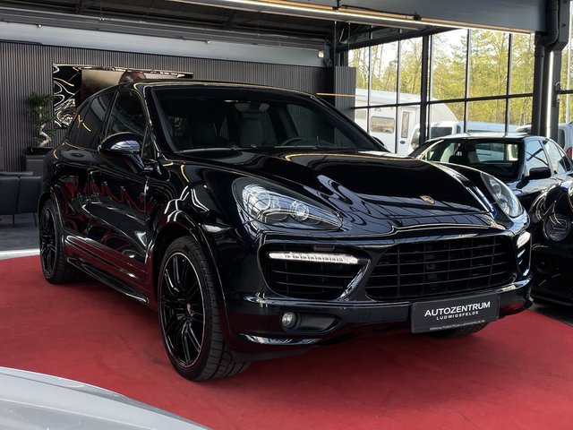 Porsche Cayenne S Turbo Manufaktur Volllederausstattung/PANO/BOSE/AHK/CARBON Porsche - bilder 3
