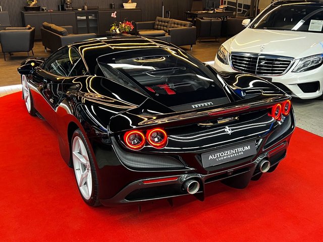 Ferrari F8 Tributo Nero Daytona CARBON/LIFT/ - foto 8