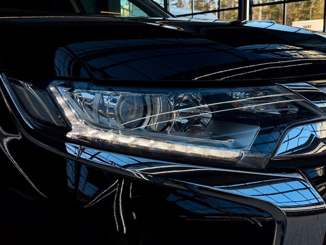 Mitsubishi Outlander Plus 2,2DI-D LED/TEMP/KAM/SHZ/ - foto 7