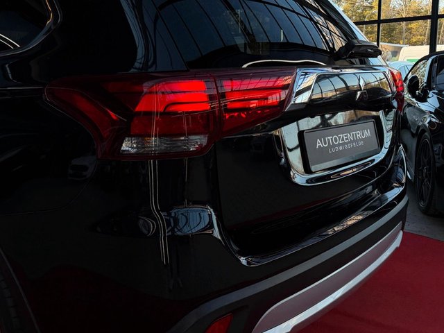 Mitsubishi Outlander Plus 2,2DI-D LED/TEMP/KAM/SHZ/ - foto 8